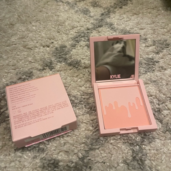 Kylie Cosmetics Other - Kylie Cosmetics Pressed Powder Blush- Pink Power